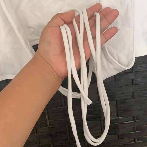 White front criss-cross top - Picture 4 of 4